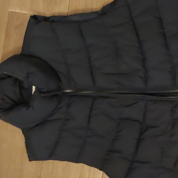 Vest - Picture 2 of 4